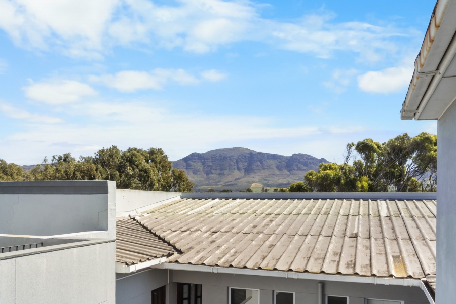 1 Bedroom Property for Sale in Heathfield Western Cape